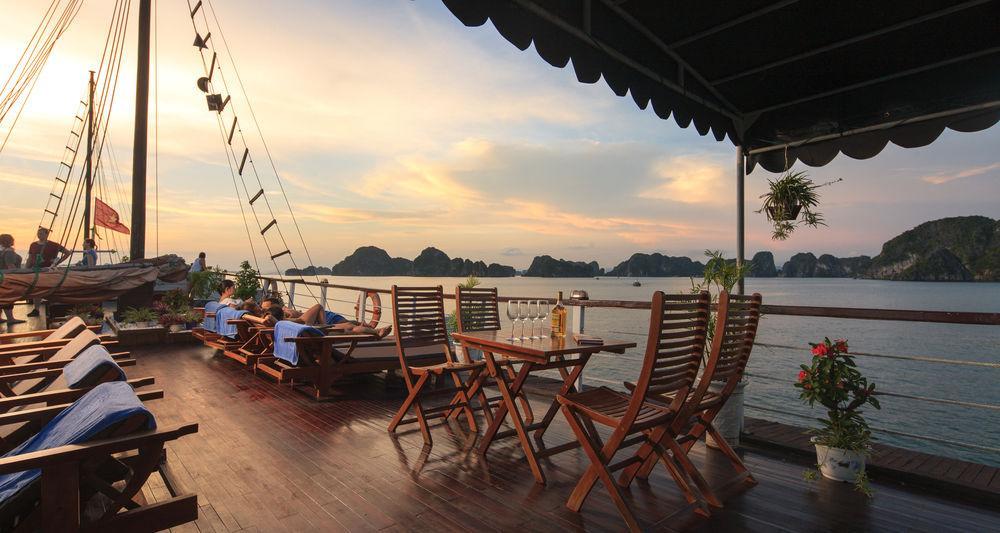 Garden Bay Luxury Cruise Hotel Ha Long Bagian luar foto