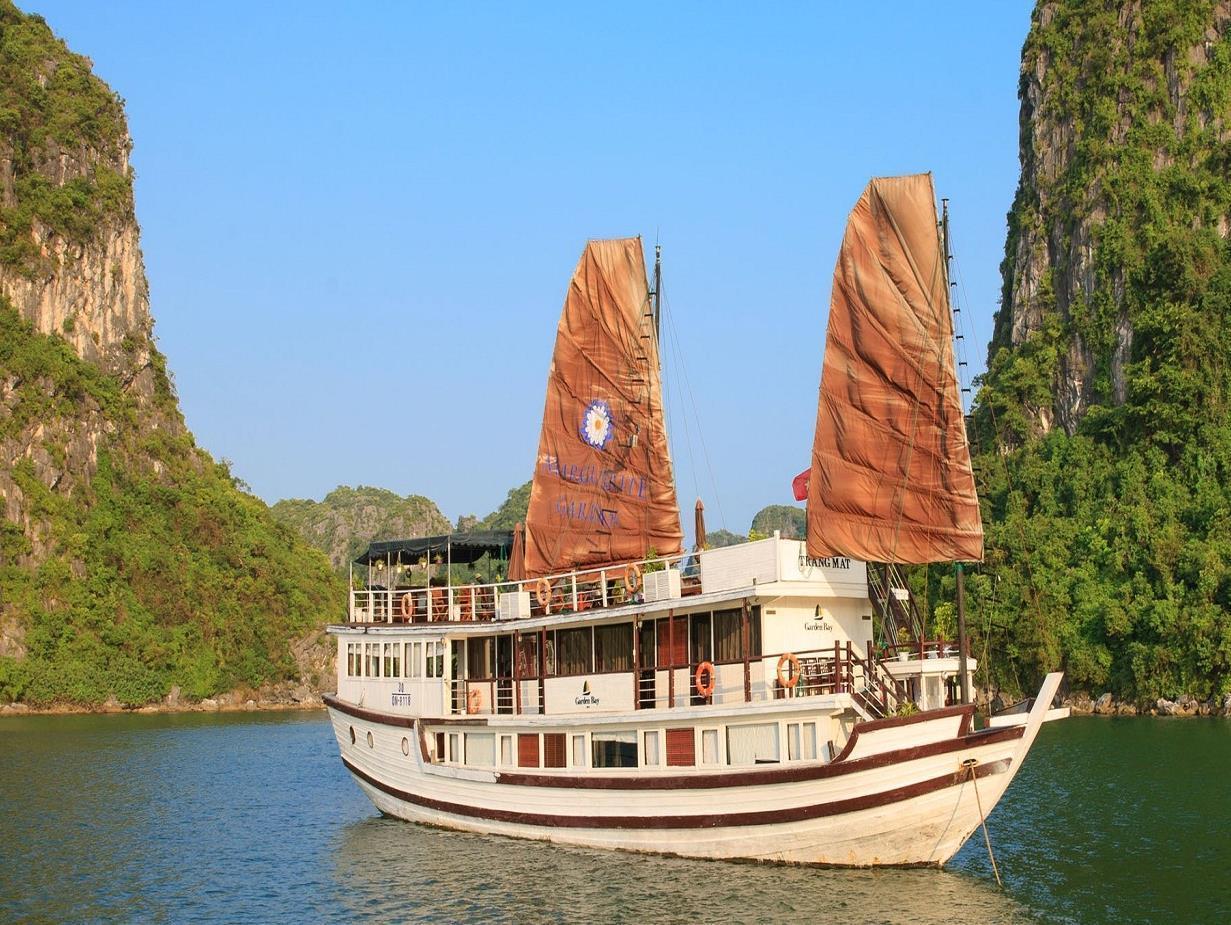 Garden Bay Luxury Cruise Hotel Ha Long Bagian luar foto