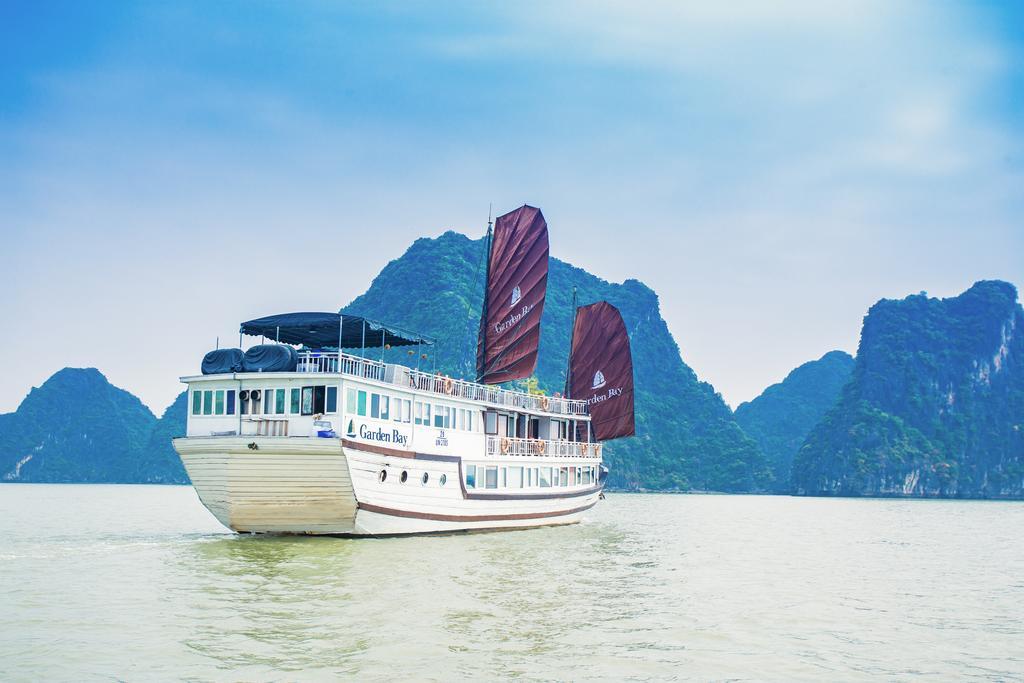 Garden Bay Luxury Cruise Hotel Ha Long Bagian luar foto