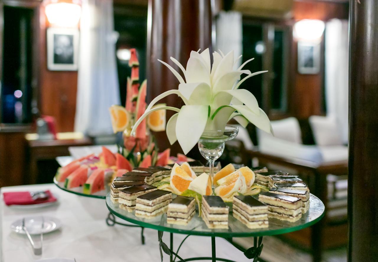 Garden Bay Luxury Cruise Hotel Ha Long Bagian luar foto