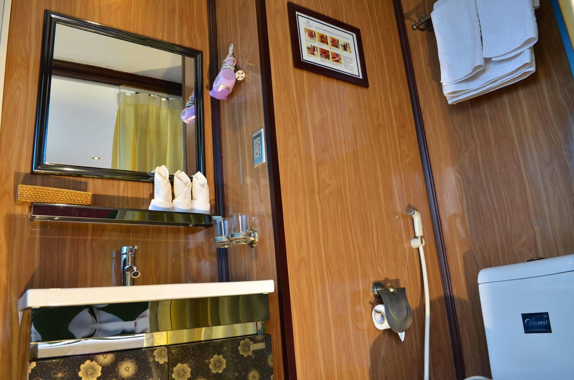 Garden Bay Luxury Cruise Hotel Ha Long Bagian luar foto