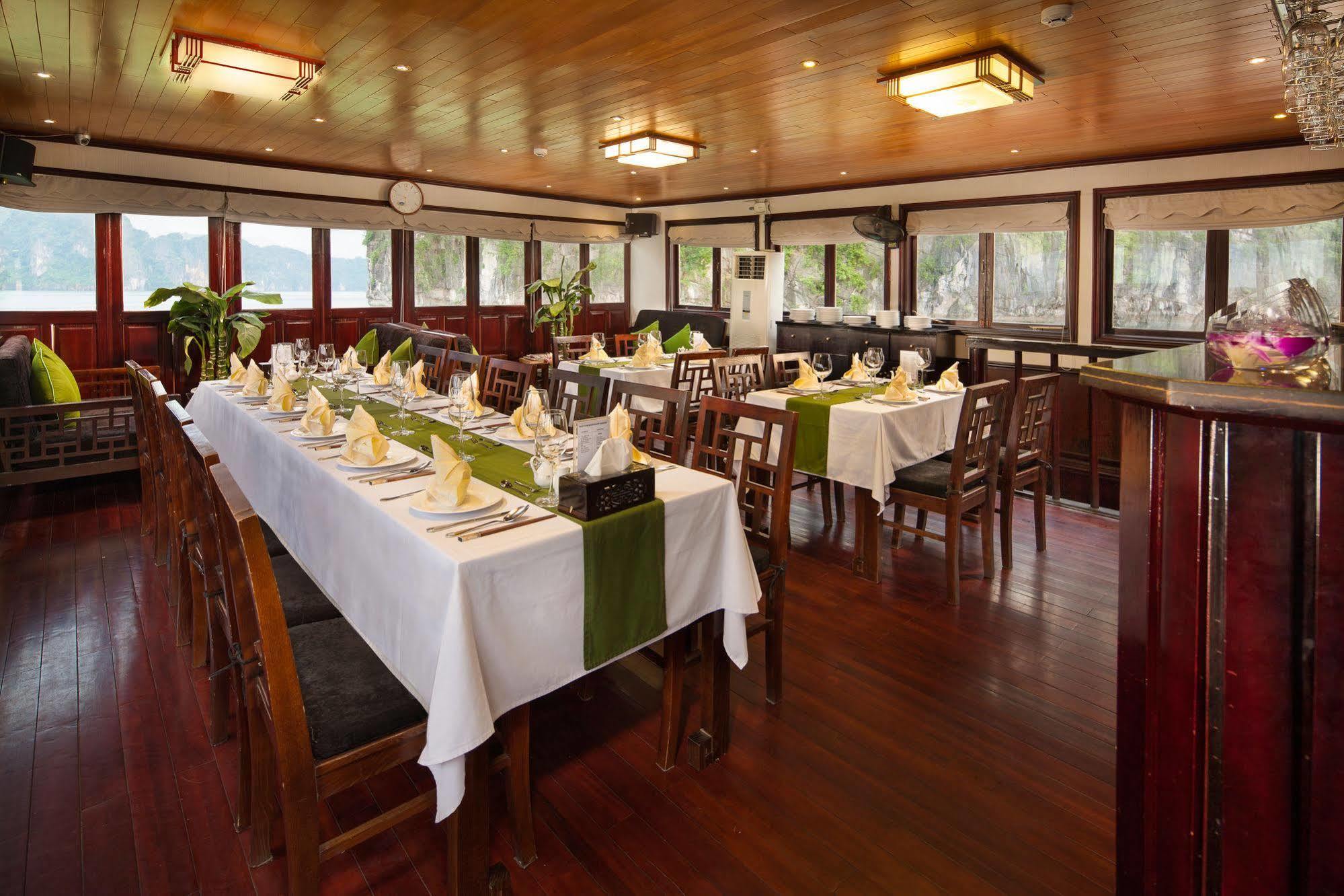 Garden Bay Luxury Cruise Hotel Ha Long Bagian luar foto