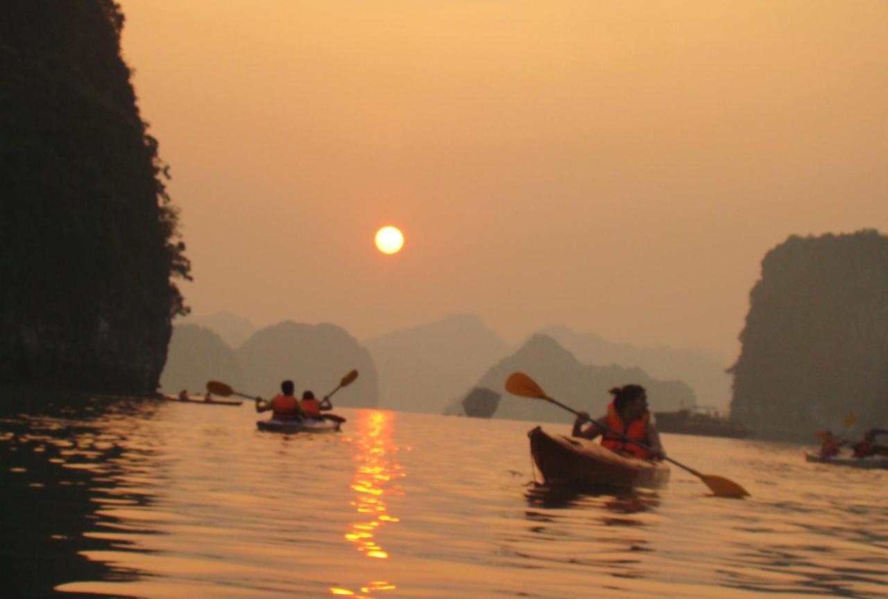 Garden Bay Luxury Cruise Hotel Ha Long Bagian luar foto