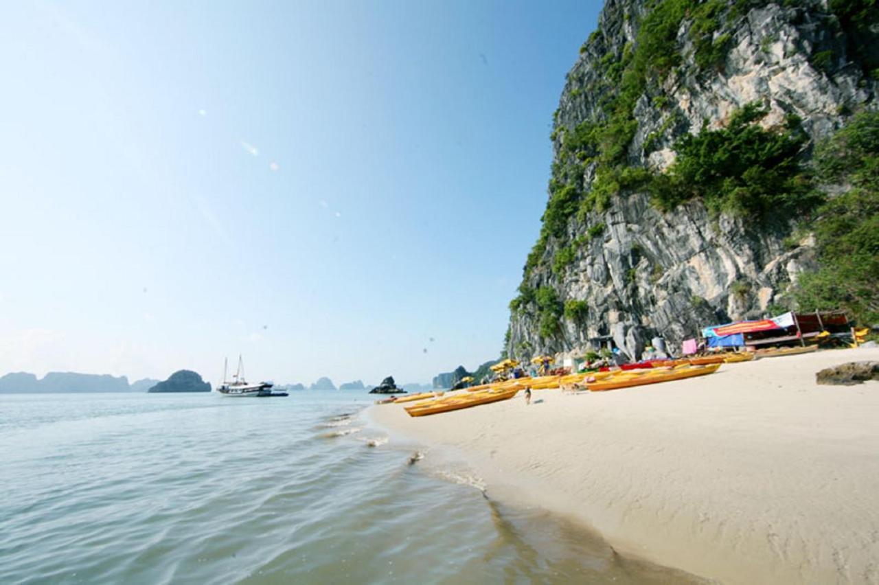Garden Bay Luxury Cruise Hotel Ha Long Bagian luar foto