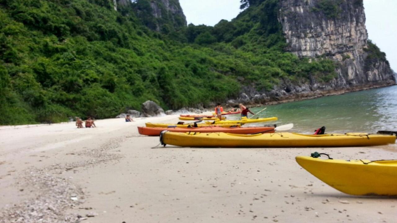 Garden Bay Luxury Cruise Hotel Ha Long Bagian luar foto